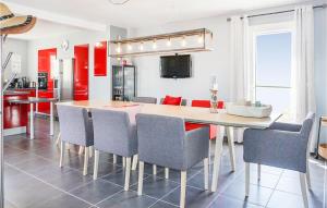 Awesome home in Cruzy with Outdoor swimming pool, 3 Bedrooms and WiFi