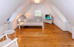 Awesome home in Emmelsbll-Horsbll with 2 Bedrooms and WiFi