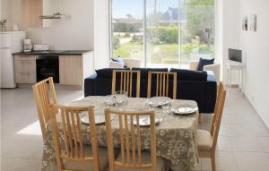 Awesome home in Erdeven with 5 Bedrooms and WiFi