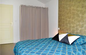Awesome home in Eyrans with WiFi and 3 Bedrooms