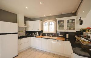 Awesome home in Fayence with WiFi, Private swimming pool and Outdoor swimming pool