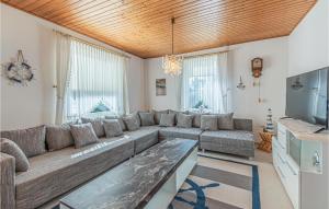 Awesome home in Friedrichskoog with 4 Bedrooms and WiFi