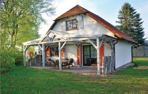 Awesome home in Fuhlendorf with 4 Bedrooms and WiFi