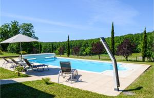 Awesome home in Gindou with 2 Bedrooms, Private swimming pool and Outdoor swimming pool