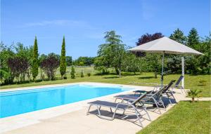 Awesome home in Gindou with 2 Bedrooms, Private swimming pool and Outdoor swimming pool