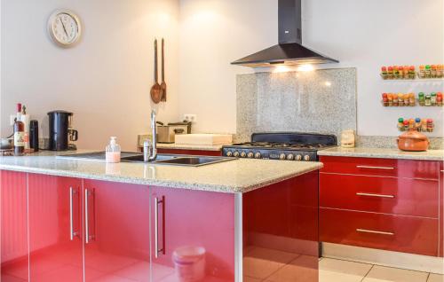 Awesome home in Gondrin with WiFi, Private swimming pool and Outdoor swimming pool