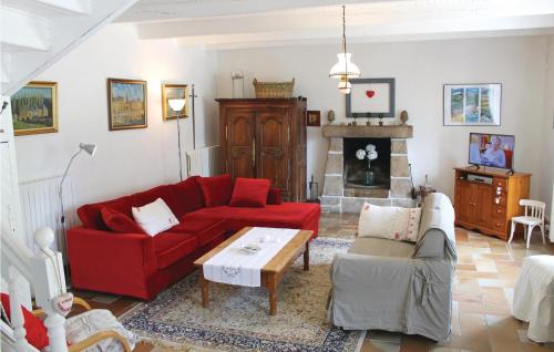 Awesome home in Gouesnach with 2 Bedrooms and WiFi