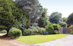 Awesome home in Gouesnach with 2 Bedrooms and WiFi