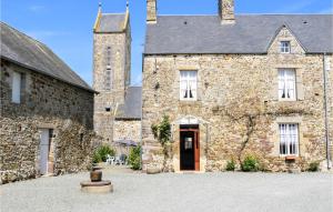 Awesome home in Gouville-sur-Mer with 2 Bedrooms