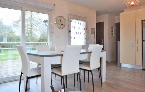 Awesome home in Hermanville-sur-mer with WiFi and 2 Bedrooms