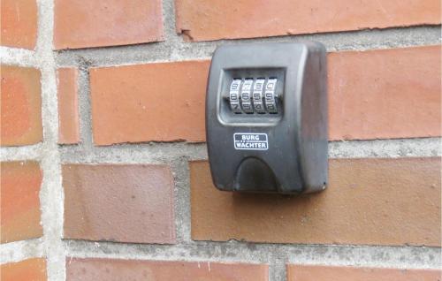 Awesome home in Holtgast-Utgast with 2 Bedrooms and WiFi