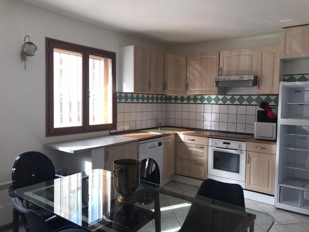 Awesome home in Hricourt-en-Caux with 3 Bedrooms and WiFi