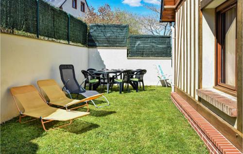 Awesome home in Hricourt-en-Caux with 3 Bedrooms and WiFi