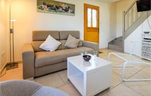 Awesome home in Hricourt-en-Caux with 3 Bedrooms and WiFi