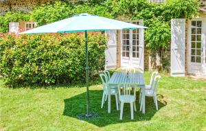 Awesome home in Janailhac with Outdoor swimming pool, WiFi and 3 Bedrooms
