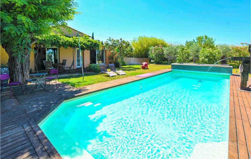 Awesome home in Jonquières with Outdoor swimming pool, WiFi and 1 Bedrooms , 84150 Jonquières