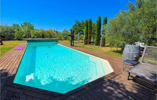 Awesome home in Jonquières with Outdoor swimming pool, WiFi and 1 Bedrooms