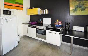 Awesome home in Jonquières with Outdoor swimming pool, WiFi and 1 Bedrooms