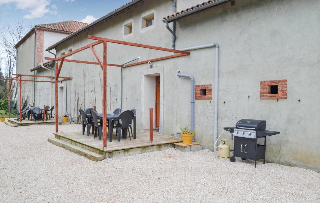 Maison de vacances Awesome home in Jû-Belloc with WiFi and 2 Bedrooms  32160 Jû-Belloc
