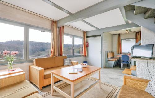 Awesome home in Kirchheim-Hessen with 3 Bedrooms, Sauna and WiFi