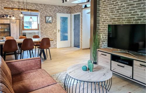 Awesome home in Kirchheim with 4 Bedrooms and WiFi
