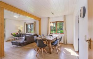 Awesome home in Kirchheim with 4 Bedrooms, Sauna and WiFi