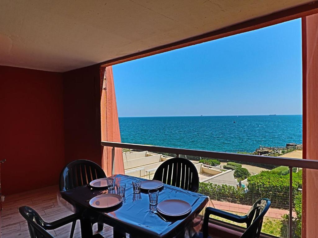 Awesome home in La Bâtie-Rolland with Outdoor swimming pool, WiFi and 4 Bedrooms