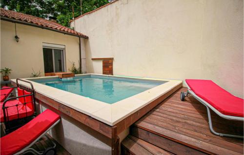Awesome home in La Baume-de-Transit with Outdoor swimming pool, WiFi and 2 Bedrooms