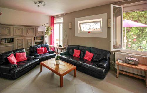 Awesome home in La Baume-de-Transit with Outdoor swimming pool, WiFi and 2 Bedrooms