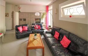 Awesome home in La Baume-de-Transit with Outdoor swimming pool, WiFi and 2 Bedrooms