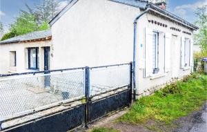 Awesome home in La Chapelle-sur-Loire with WiFi and 2 Bedrooms