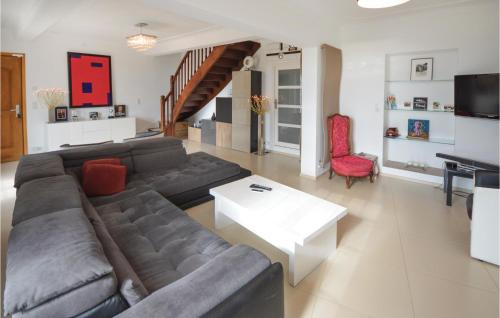Awesome home in La Gaude with 4 Bedrooms, Indoor swimming pool and Swimming pool
