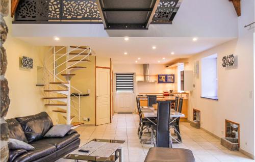 Awesome home in LA HAGUE with 3 Bedrooms and Internet