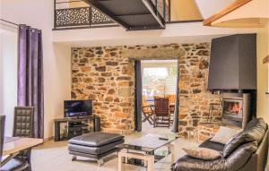 Awesome home in LA HAGUE with 3 Bedrooms and Internet