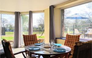 Awesome home in LA HAGUE with 3 Bedrooms and Internet