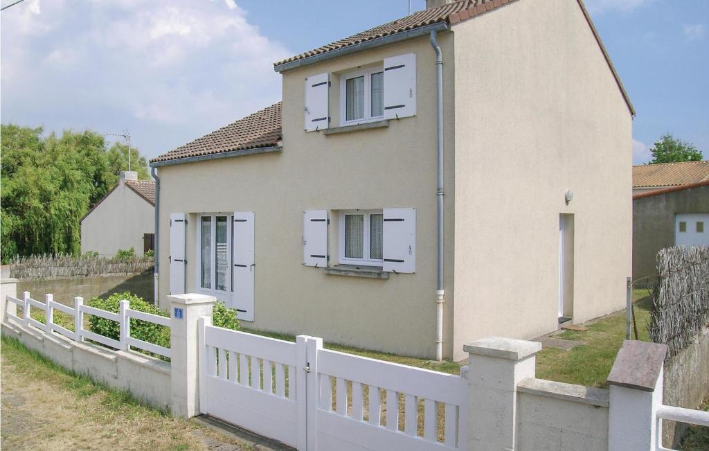 Awesome home in La Plaine Sur Mer with 3 Bedrooms , 44770 Préfailles