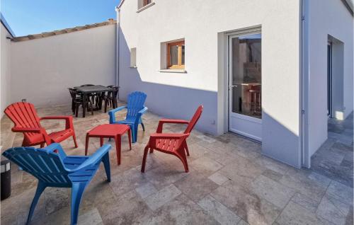 Awesome home in La Tranche sur Mer with WiFi and 2 Bedrooms