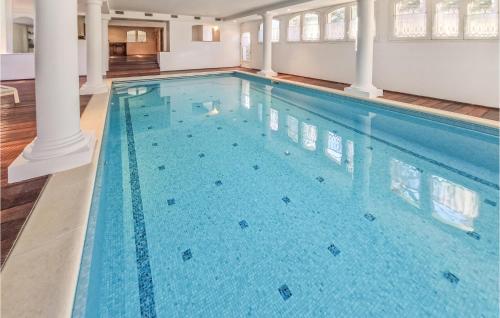 Awesome home in Lamorlaye with Indoor swimming pool, 6 Bedrooms and WiFi