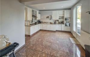 Awesome home in Lamorlaye with Indoor swimming pool, 6 Bedrooms and WiFi