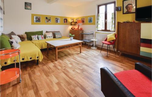 Awesome home in Le Bourg-Dun with 3 Bedrooms and WiFi