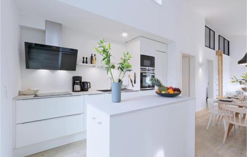 Awesome home in Lembruch-Dmmer See with Sauna, WiFi and Indoor swimming pool