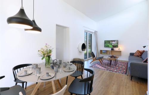 Awesome home in Lembruch-Dmmer See with Sauna, WiFi and Indoor swimming pool