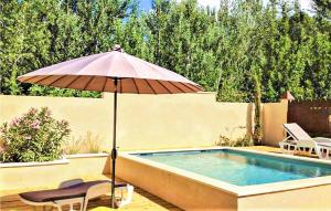 Awesome home in Les Angles with Outdoor swimming pool, WiFi and Private swimming pool