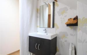 Awesome home in Les Damps with 2 Bedrooms and WiFi
