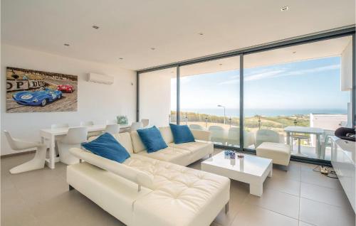 Awesome home in Lourinha with 3 Bedrooms, WiFi and Outdoor swimming pool
