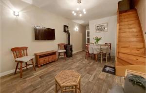 Awesome home in Marigny with Outdoor swimming pool, WiFi and 1 Bedrooms