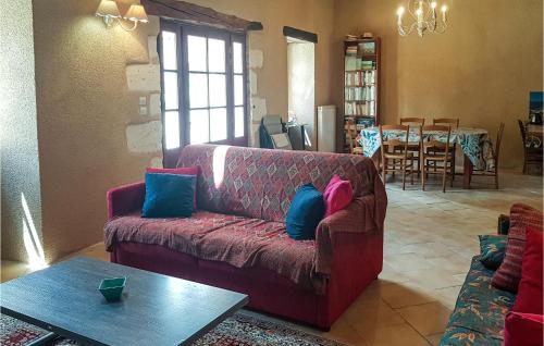 Awesome home in Mauvires with Outdoor swimming pool, Private swimming pool and 3 Bedrooms