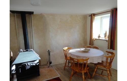 Awesome home in Merléac with 1 Bedrooms