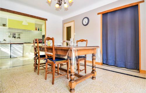 Awesome home in Meynes with 2 Bedrooms and WiFi