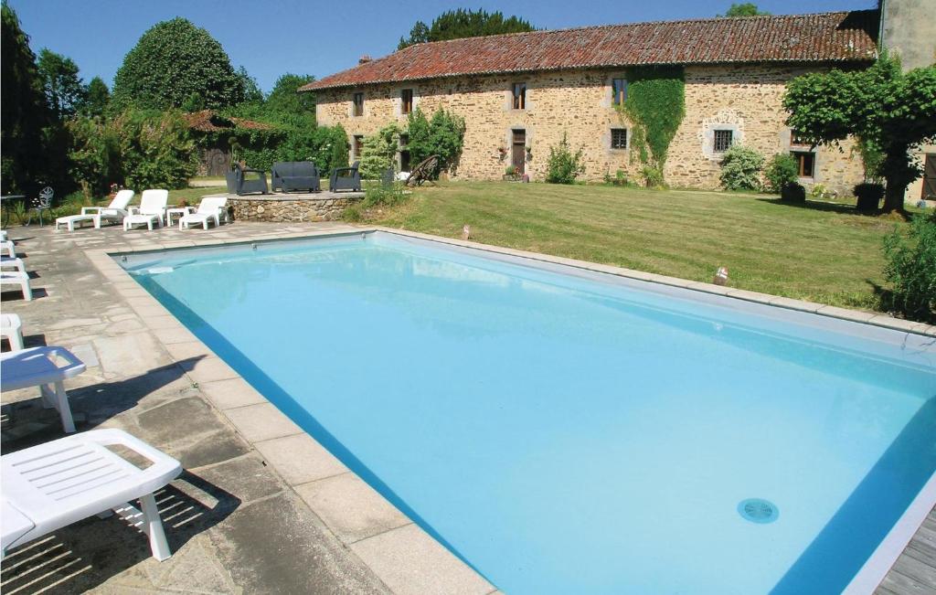 Awesome home in Moissannes with 2 Bedrooms, WiFi and Outdoor swimming pool , 87400 Moissannes